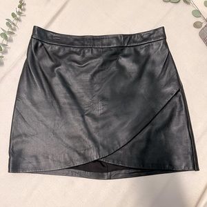 Banana republic genuine leather tulip hem mini skirt size 8